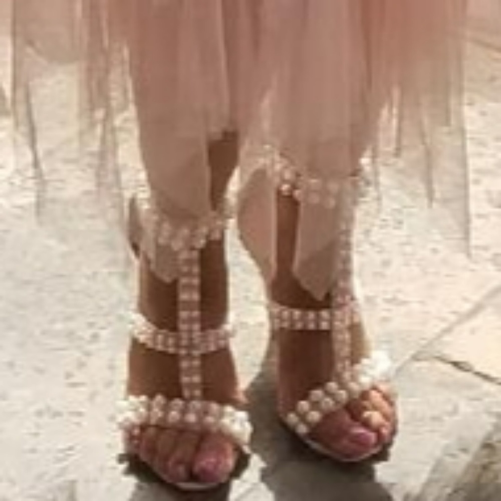 Peachy 🍑 Pearl Heels